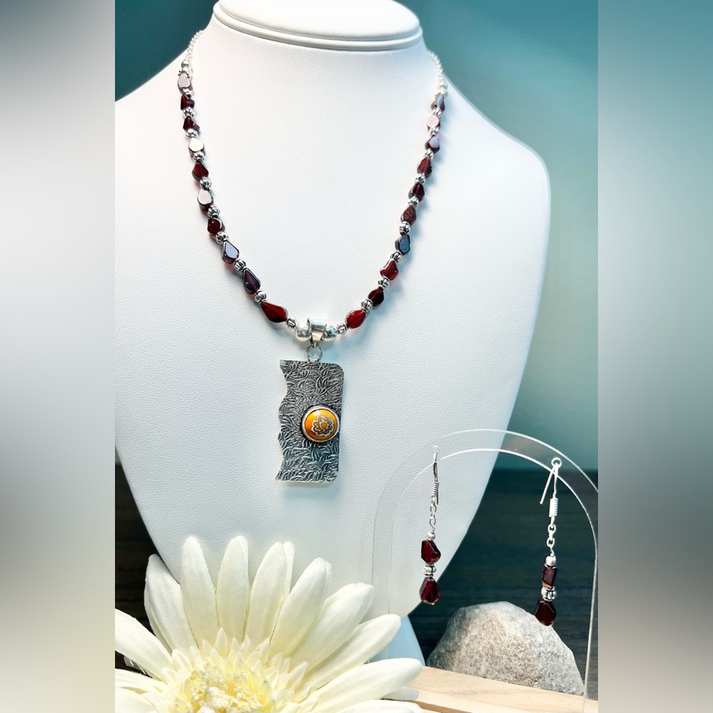 HESSONITE GARNET/MURANO GLASS NECKLACE SET